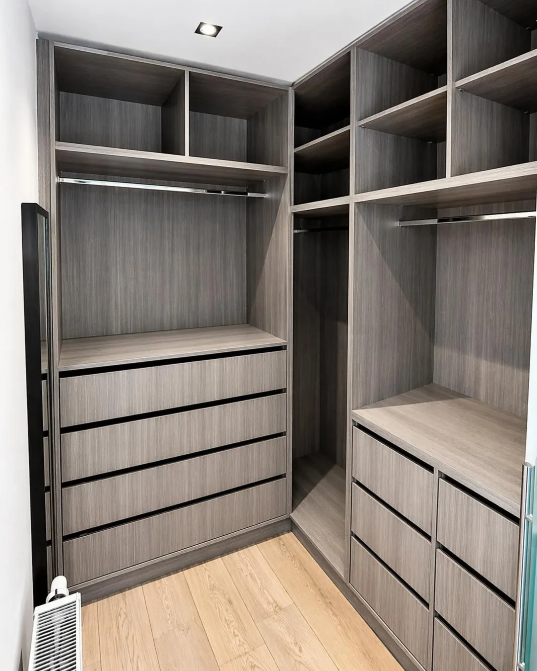 Inloopkast, maatwerk door VED Interieur